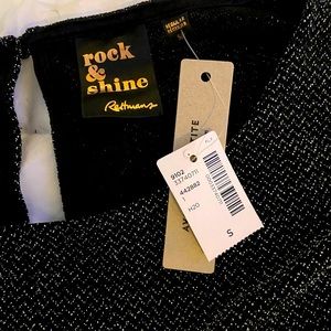 Reitmans shimmery blouse. Small